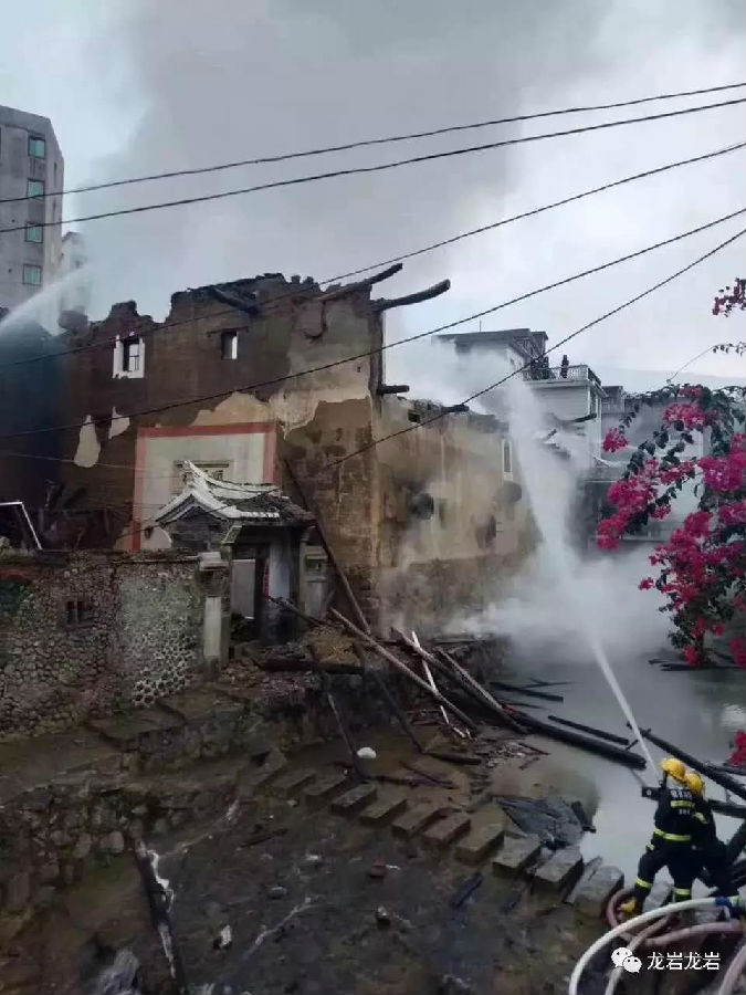 永定“最别致土楼”发生火灾:如何应对灾害前后?